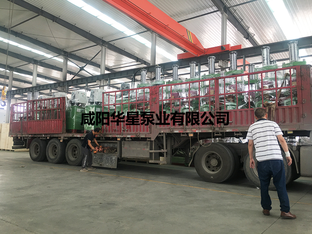 柱塞泥漿泵發(fā)貨2.jpg