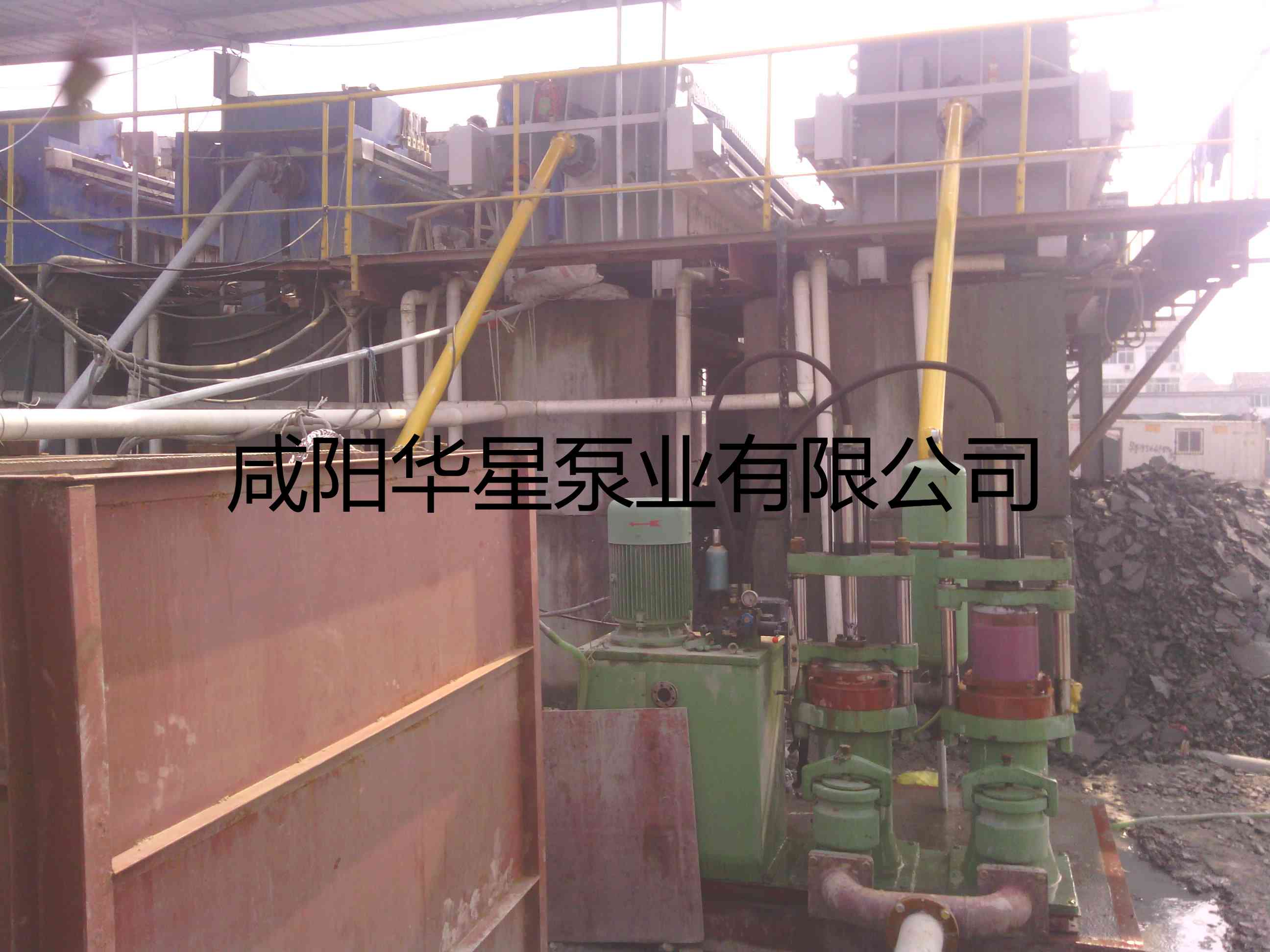 打樁污泥行業(yè)使用YBH300壓濾機(jī)入料泵現(xiàn)場(chǎng)